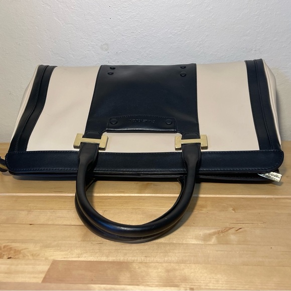 CHARLES JOURDAN Leather Satchel - Picture 6 of 14